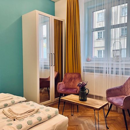פראג Moderni Apartman Na Hluboke V Praze - Idealni Pro 4 מראה חיצוני תמונה
