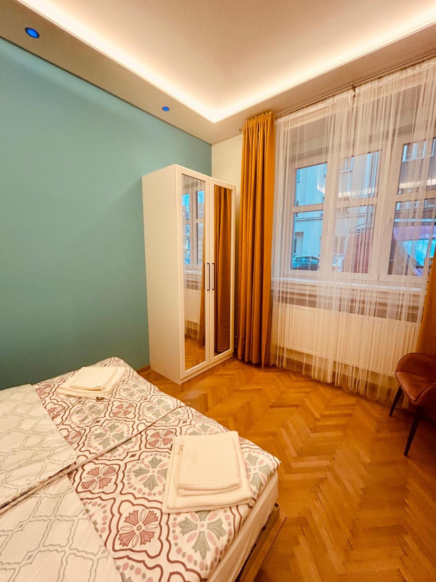 פראג Moderni Apartman Na Hluboke V Praze - Idealni Pro 4 מראה חיצוני תמונה
