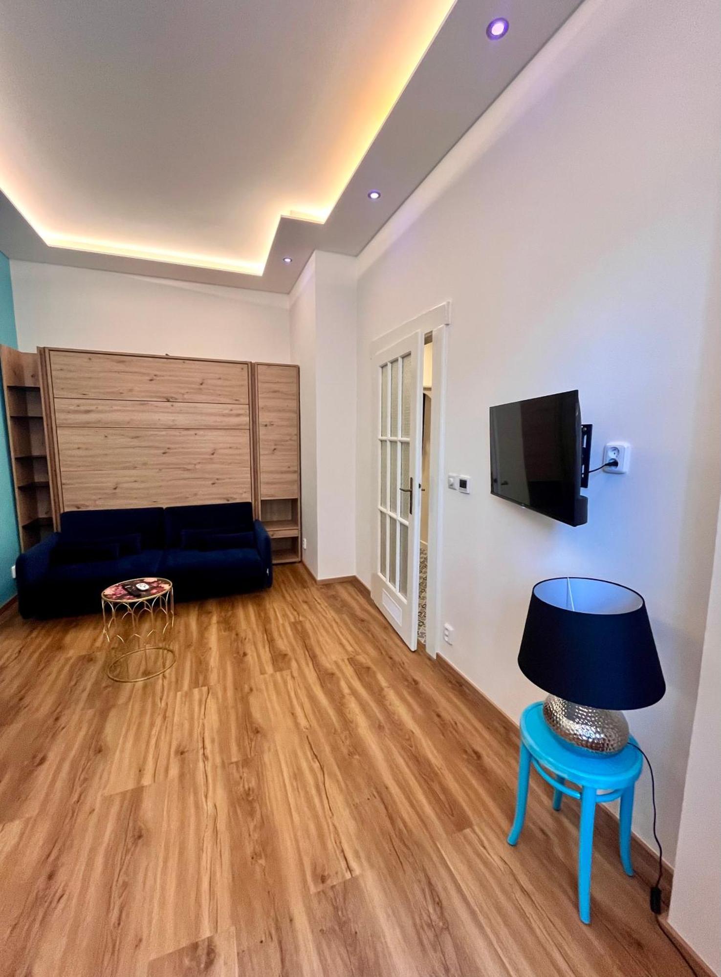 פראג Moderni Apartman Na Hluboke V Praze - Idealni Pro 4 מראה חיצוני תמונה