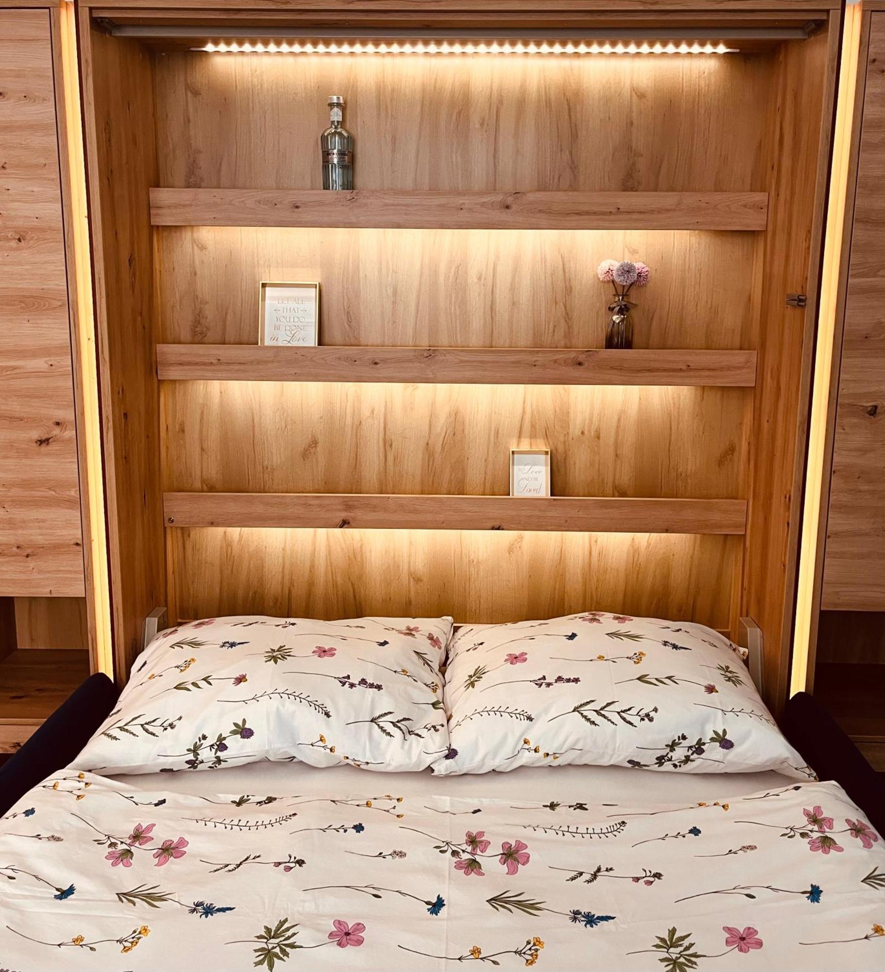 פראג Moderni Apartman Na Hluboke V Praze - Idealni Pro 4 מראה חיצוני תמונה